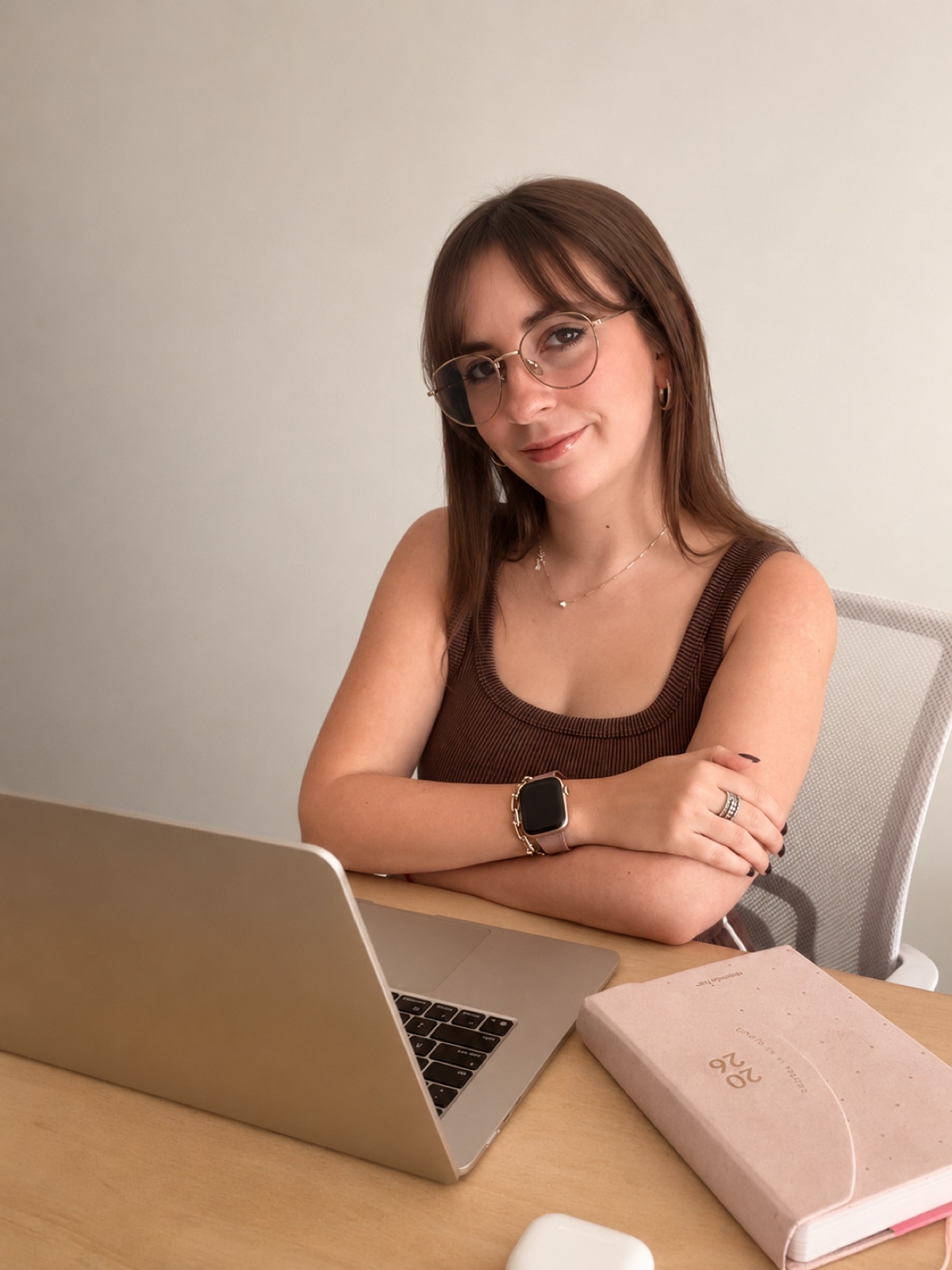 Lic. Camila Jazmín Segura en su espacio de trabajo